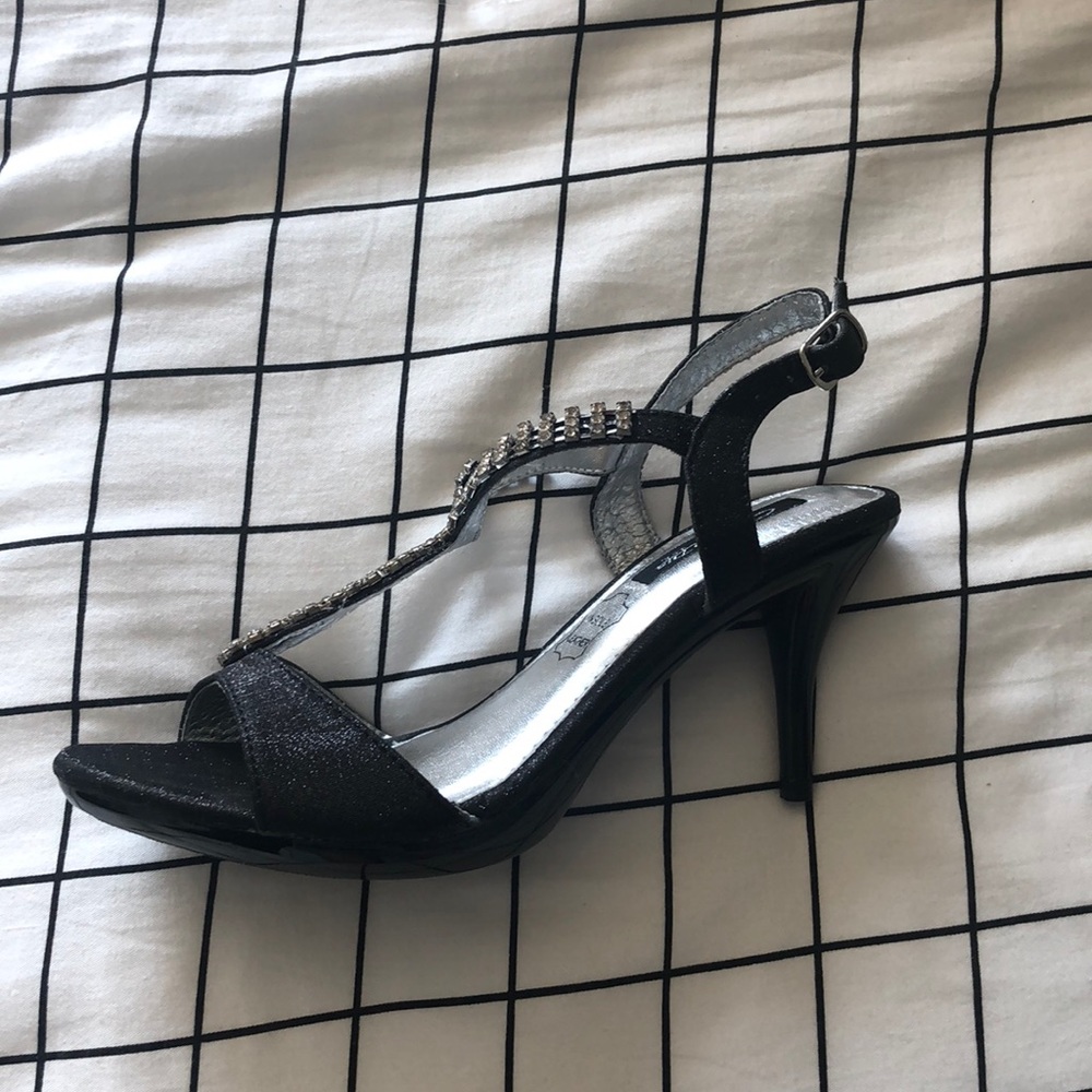 HEELS!
